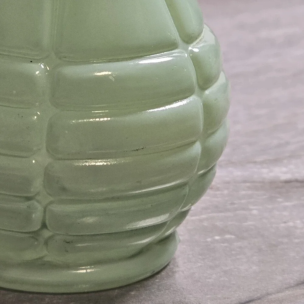 Vintage Jadeite Uranium Glass Powder Jar Shaker Base Art Deco 4” UV Reactive Glo